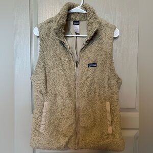 Patagonia Women’s Fuzzy Vest - Camel/Tan | XL